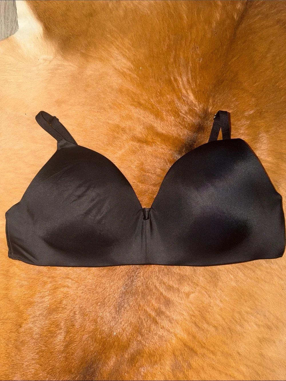 PINK Vicrorias Secret WEAR EVERYWHERE™ PUSH-UP BRA 40B